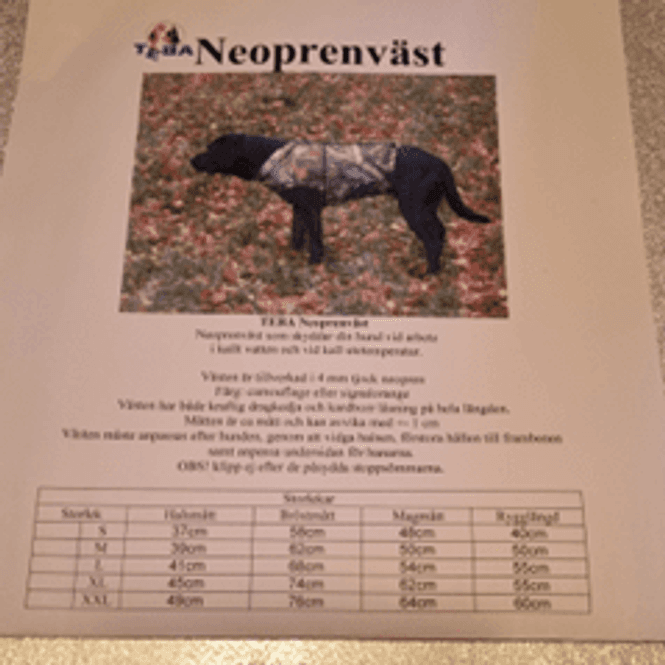 Huvudbild Neoprenväst Camo XXL Halsmått 49 cm Bröstmått 76 cm Magmått 64 cm Rygglängd 60 cm Teba