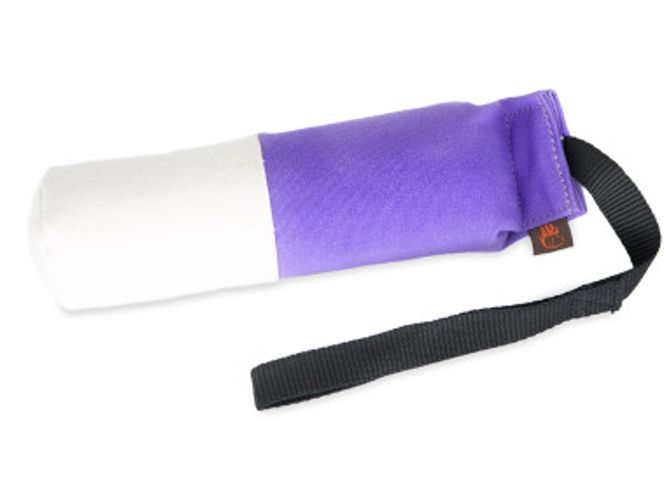 Huvudbild Tygdummy Ca 500 g Lila/vit Bandhandtag Totallängd utan handtag ca 25 cm Diameter ca 7 cm