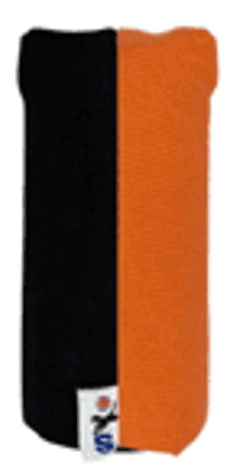 Huvudbild Dummy till apportkastare Tvåfärgad (svart/orange) tyg Längd ca 16 cm Diameter ca 7,5 cm Sporting Saint